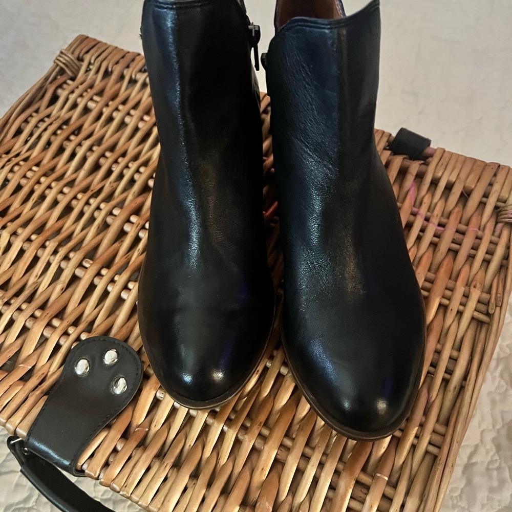 Lucky Brand  Basel Sleek Black Ankle Boots Leather upper Never worn